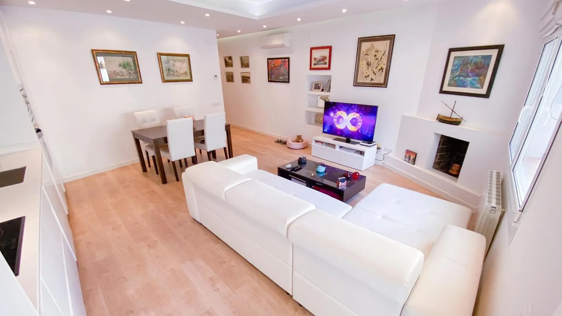 Anna & Thomas - Sitges Center Apt Apartment