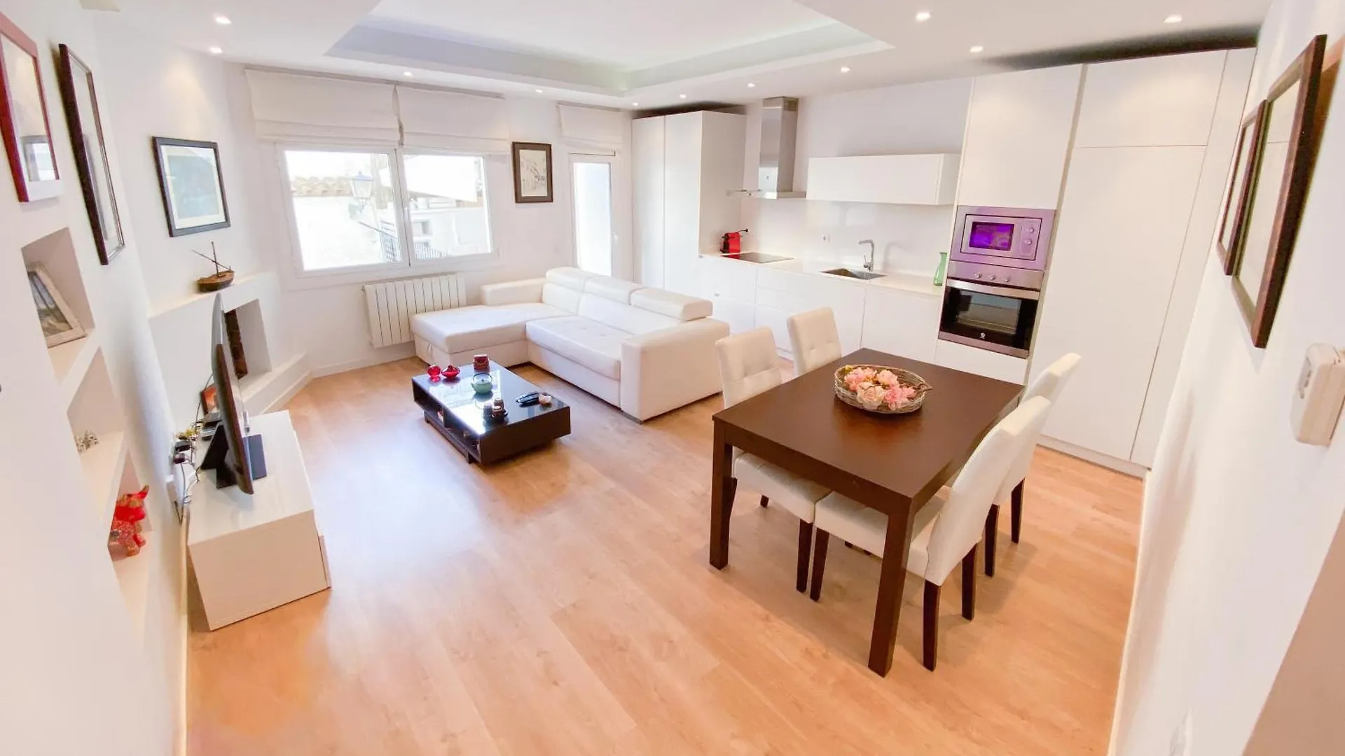 Anna & Thomas - Sitges Center Apt